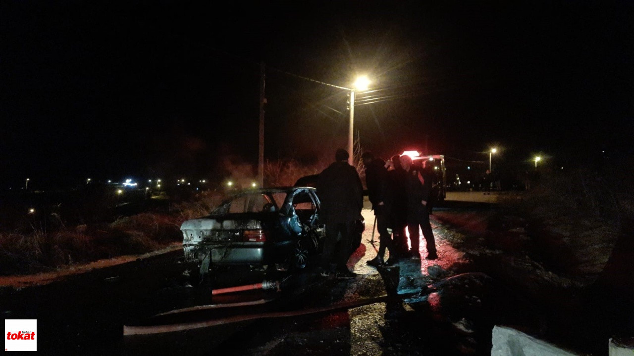 Otomobilde Yangın Çıktı 1 Kişi Öldü, 2 Kişi Yaralandı