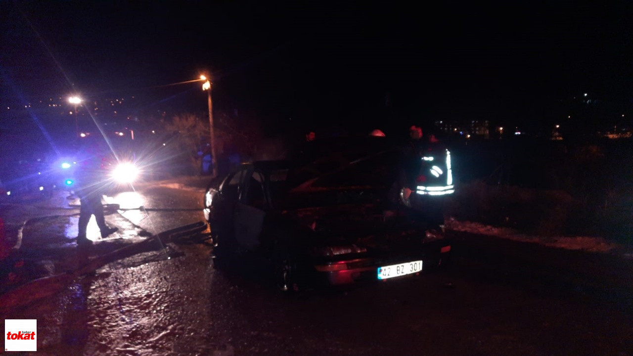 Otomobilde Yangın Çıktı 1 Kişi Öldü, 2 Kişi Yaralandı2