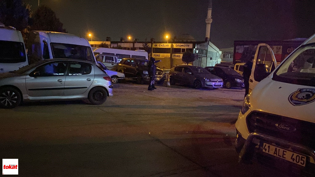 Park Halindeki Otomobilde Başından Vurulmuş Halde Bulundu5