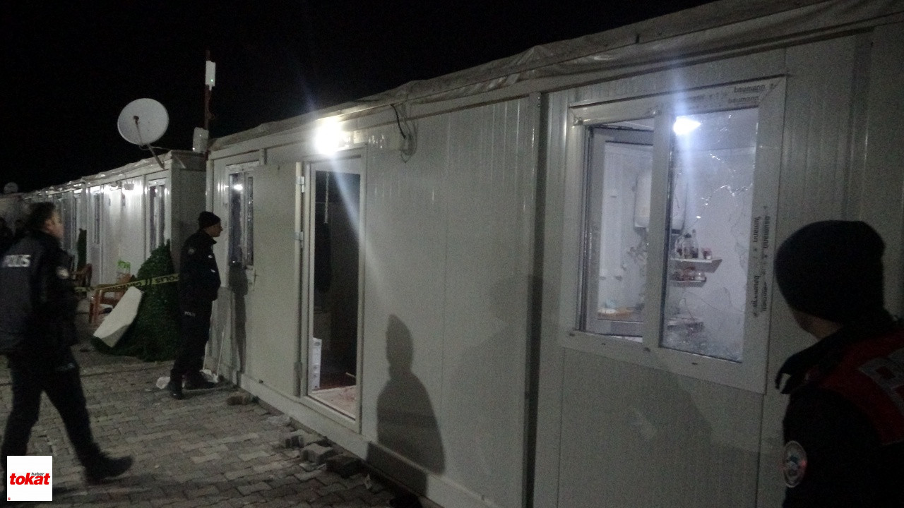 Polis Memuru Bıçaklı Saldırıya Uğradı