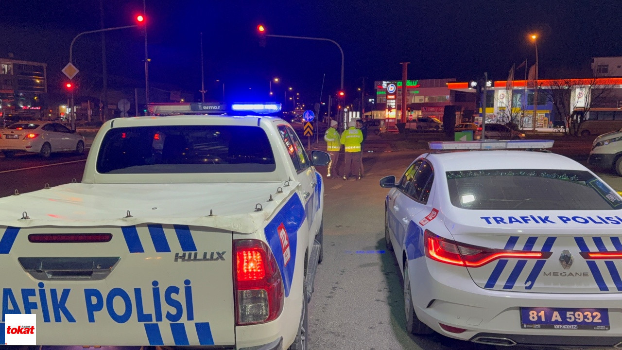 Polise Çarpıp Kaçtı
