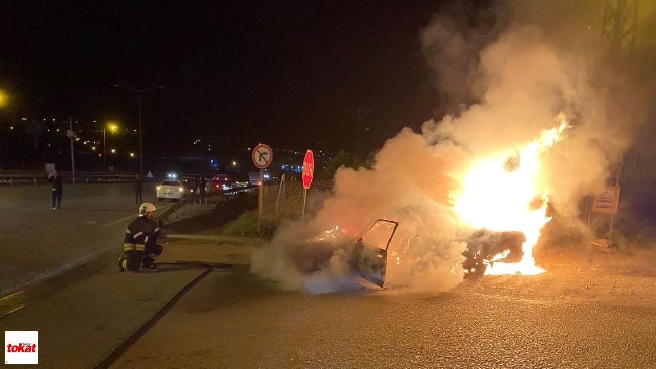 Seyir Halindeyken Yanmaya Başlayan Otomobil Alevlere Teslim Oldu