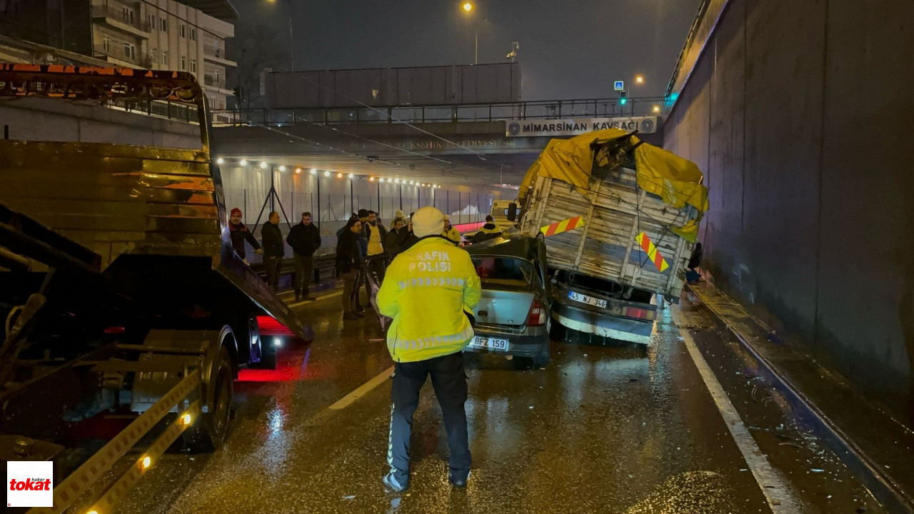 Zincirleme Kaza 1 Ölü 1'I Ağır 4 Yaralı6