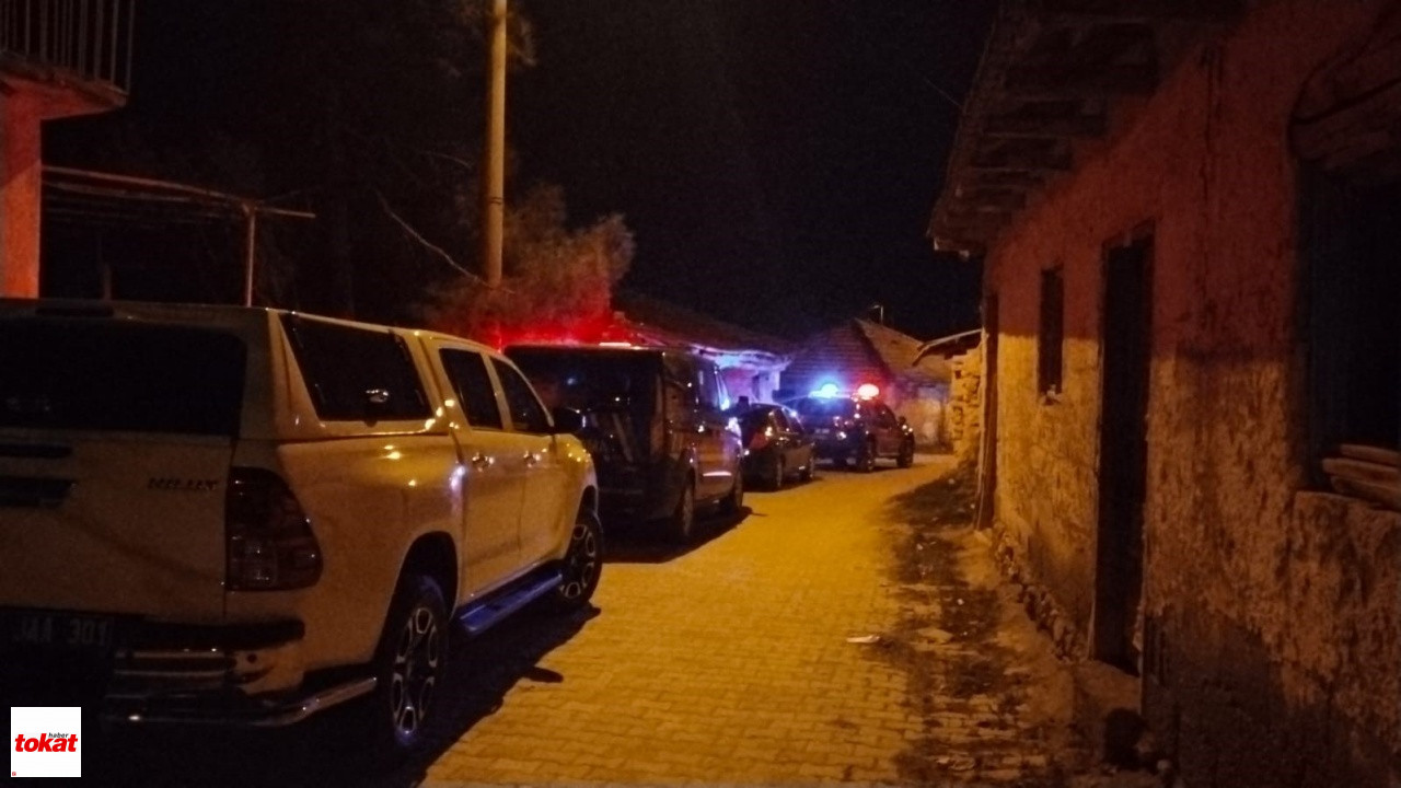 Babasını Başını Taşla Ezerek Öldürüp, Hastaneye Giderek Cinayeti Itiraf Etti