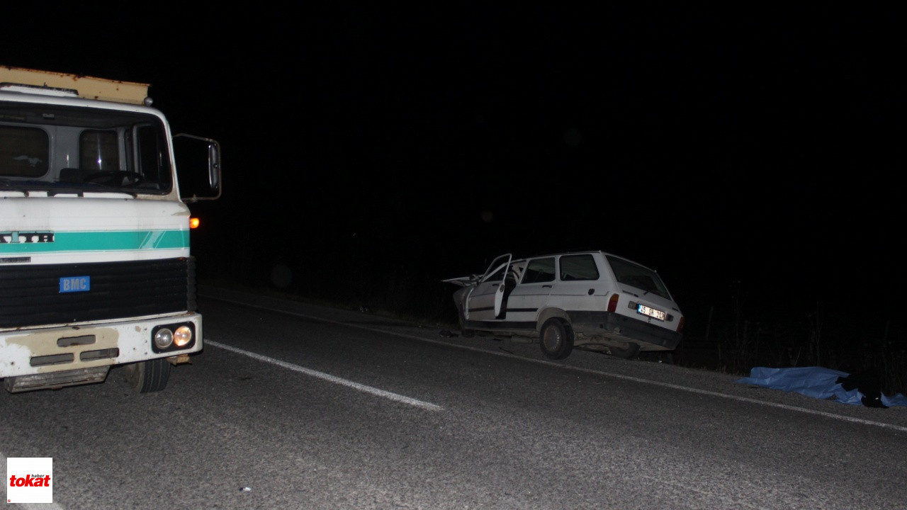 Feci Kaza Otomobil Arıza Yapan Kamyona Çarptı 1 Ölü, 2’Si Ağır 3 Yaralı2