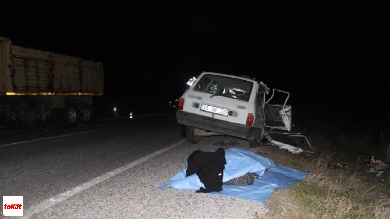 Feci Kaza Otomobil Arıza Yapan Kamyona Çarptı 1 Ölü, 2’Si Ağır 3 Yaralı7