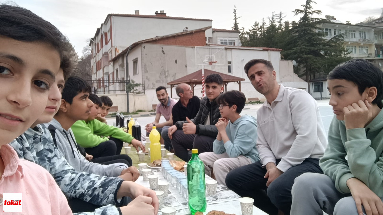 Öğrenciler Iftar (1)