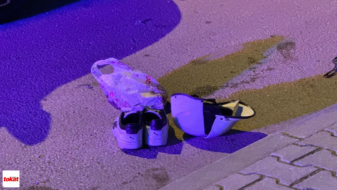 Otomobille Motosiklet Çarpıştı 1 Ölü2