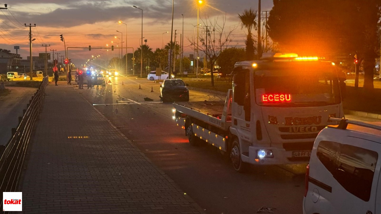 Otomobille Motosiklet Çarpıştı 1 Ölü4