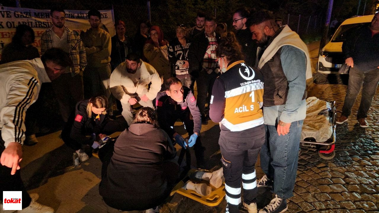 2 Otomobil Çarpıştı, Ortalık Savaş Alanına Döndü 4 Yaralı