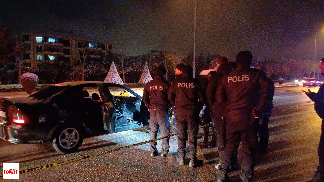 20 Yaşındaki Genç Park Halindeki Otomobilde Silahla Vurulmuş Halde Bulundu