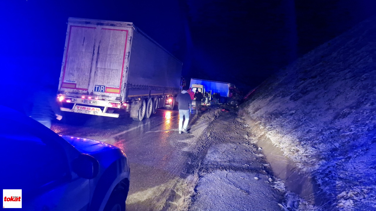 Buzlanma Kazaları Beraberinde Getirdi 3 Yaralı1