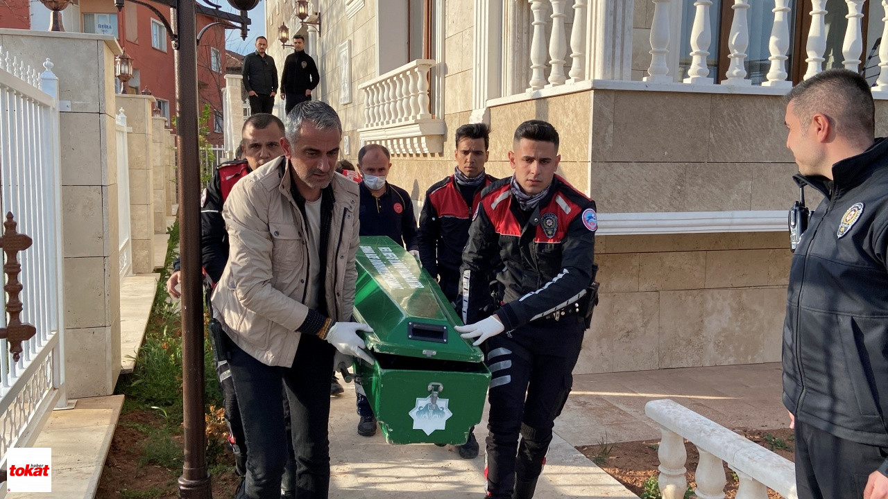 Emekli Astsubay Önce Karısını, Sonra Kendini Vurdu1