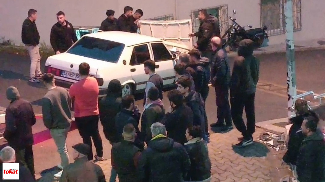 Faciadan Dönüldü Kazaya Karışan Otomobil Markete Daldı4
