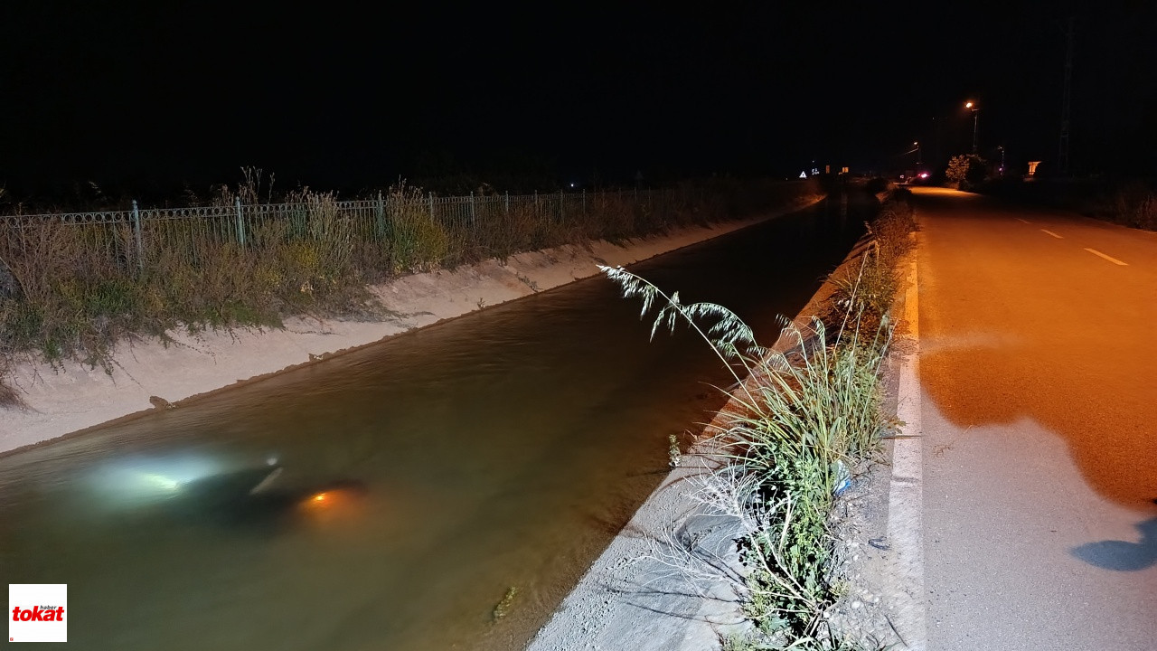 Feci Kaza Genç Baba Öldü, Eşi Ve Oğlu Yaralandı1