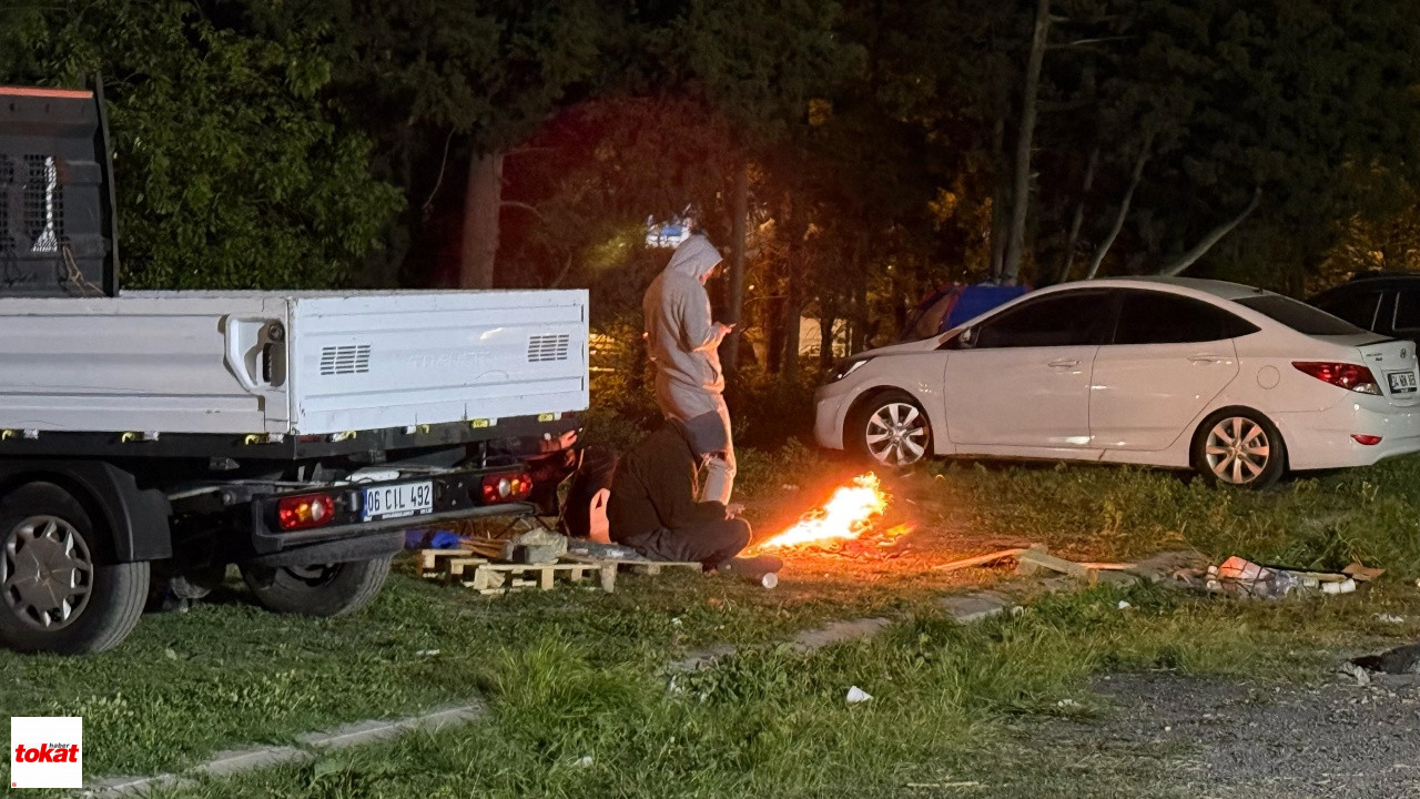 İstanbullular Depremin Ardından Geceyi Parklara Kurdukları Çadırlarda Geçiriyor4