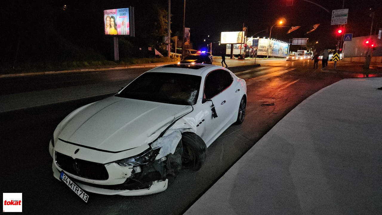 Kontrolden Çıkan Motosiklet Otomobile Çarptı2