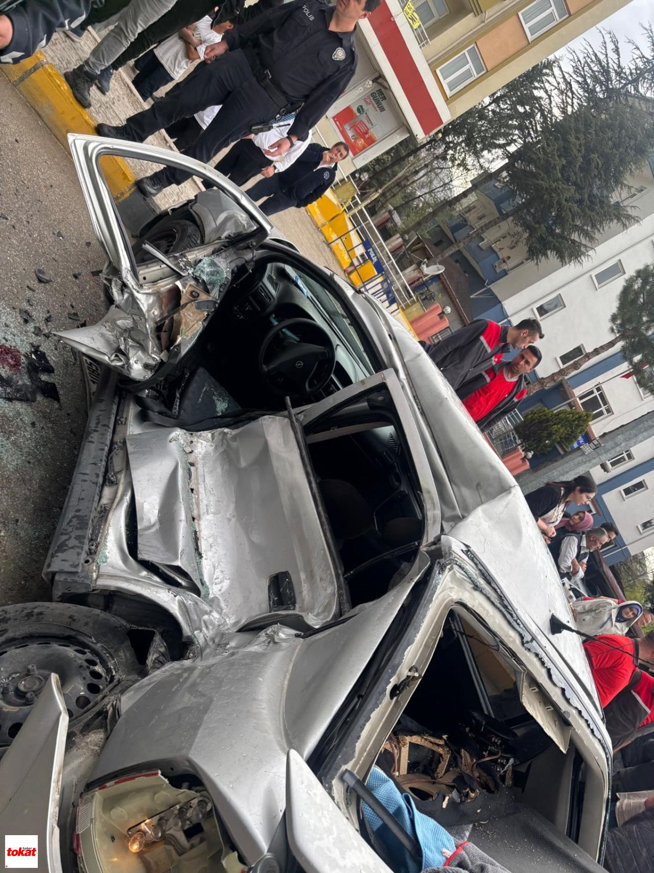 Otomobil, Durakta Yolcu Alan Otobüse Arkadan Çarptı 1 Ölü, 3 Yaralı4