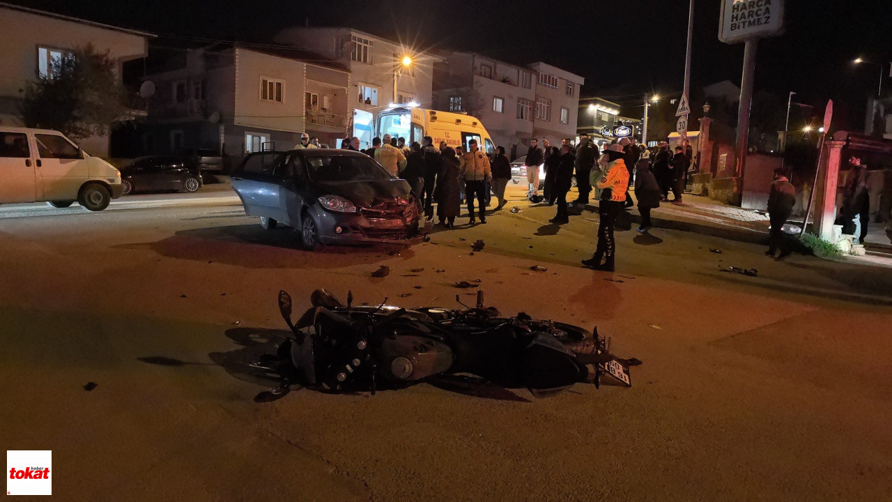 Otomobil Ile Çarpışan Motosiklet Sürücüsü Ağır Yaralandı Kaza Anı Kamerada5