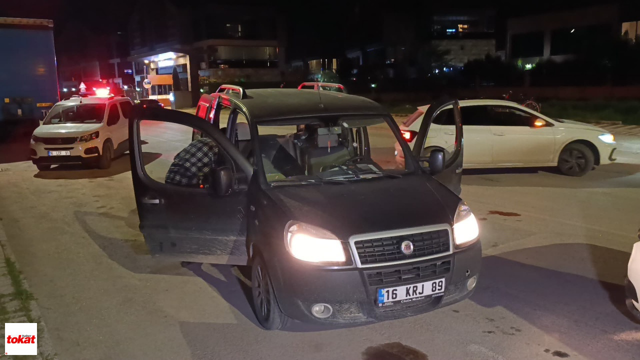 Seyir Halindeki Aracı Kurşuna Dizdiler 1 Ağır Yaralı3