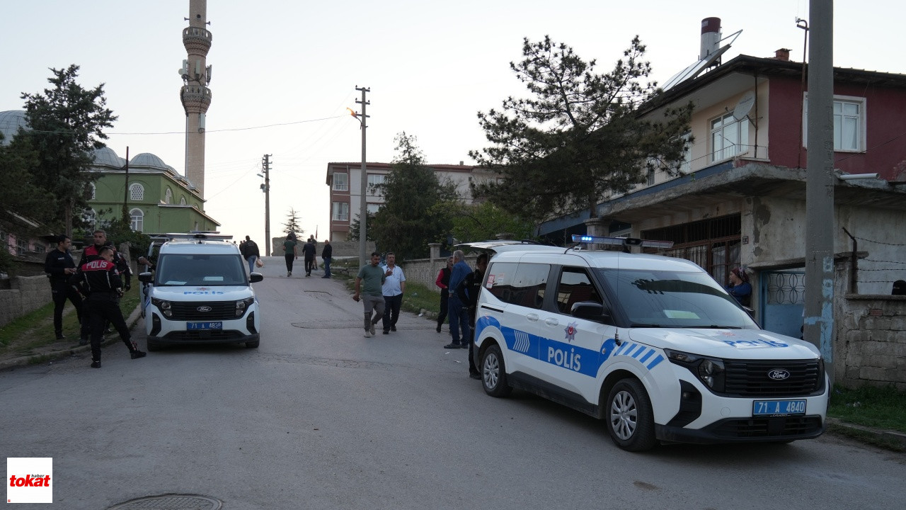 Sokak Ortasında Yaşanan Tartışma Silahlı Kavgaya Dönüştü 1 Yaralı, 3 Gözaltı4