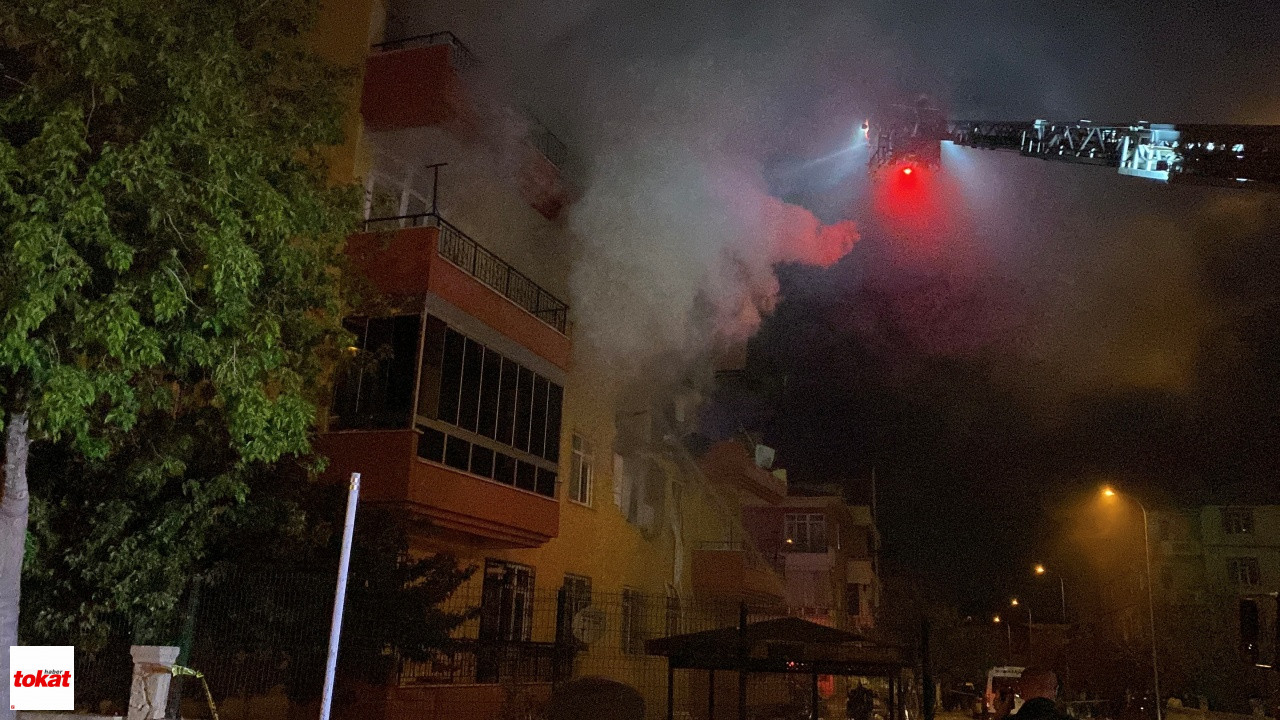 4 Katlı Apartmanda Patlama Ve Yangın 1’I Ağır 12 Yaralı2