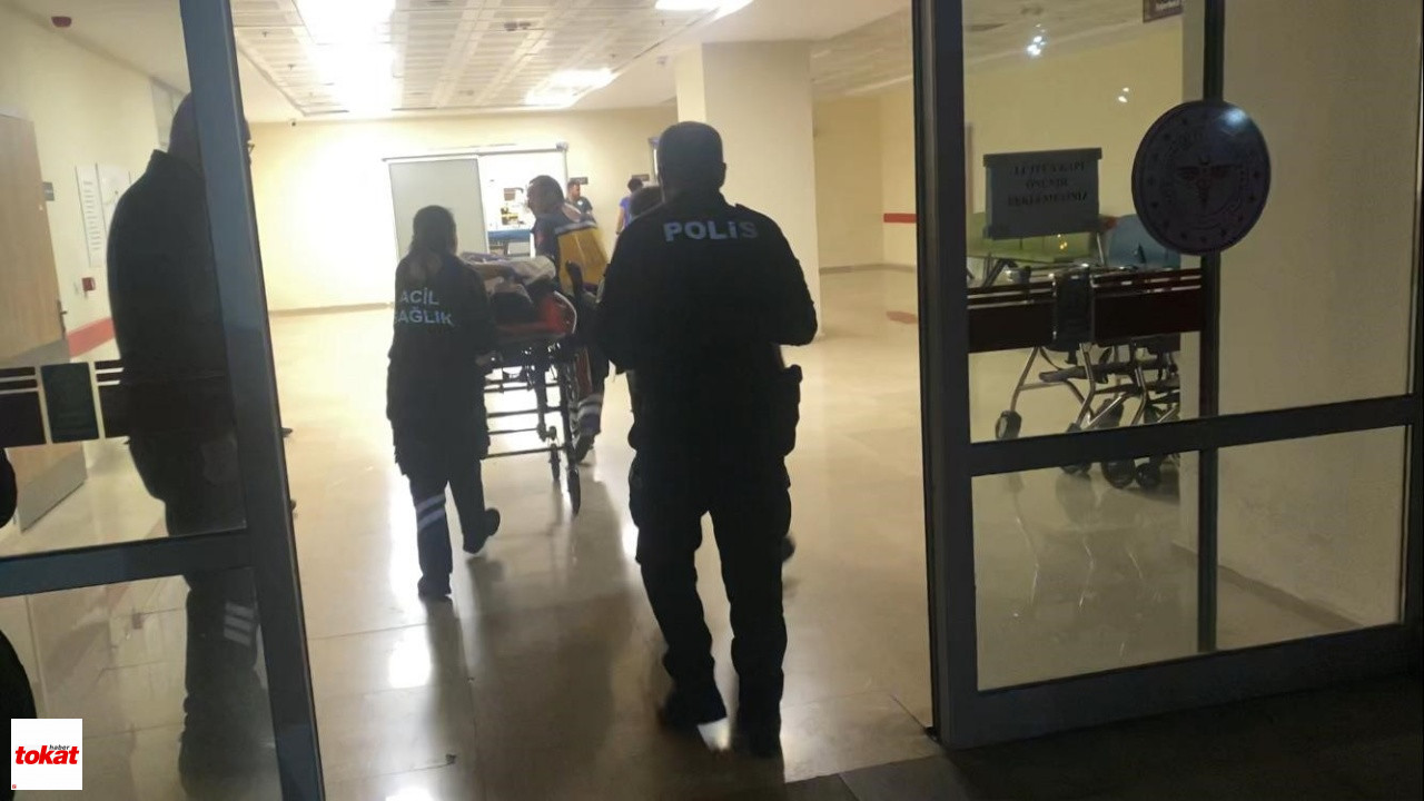 Aynı Restoranda Çalıştığı Arkadaşı Tarafından Bıçaklanan Genç Kız Ağır Yaralandı3