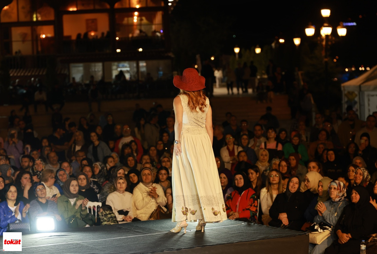 Belmek Defile (10)