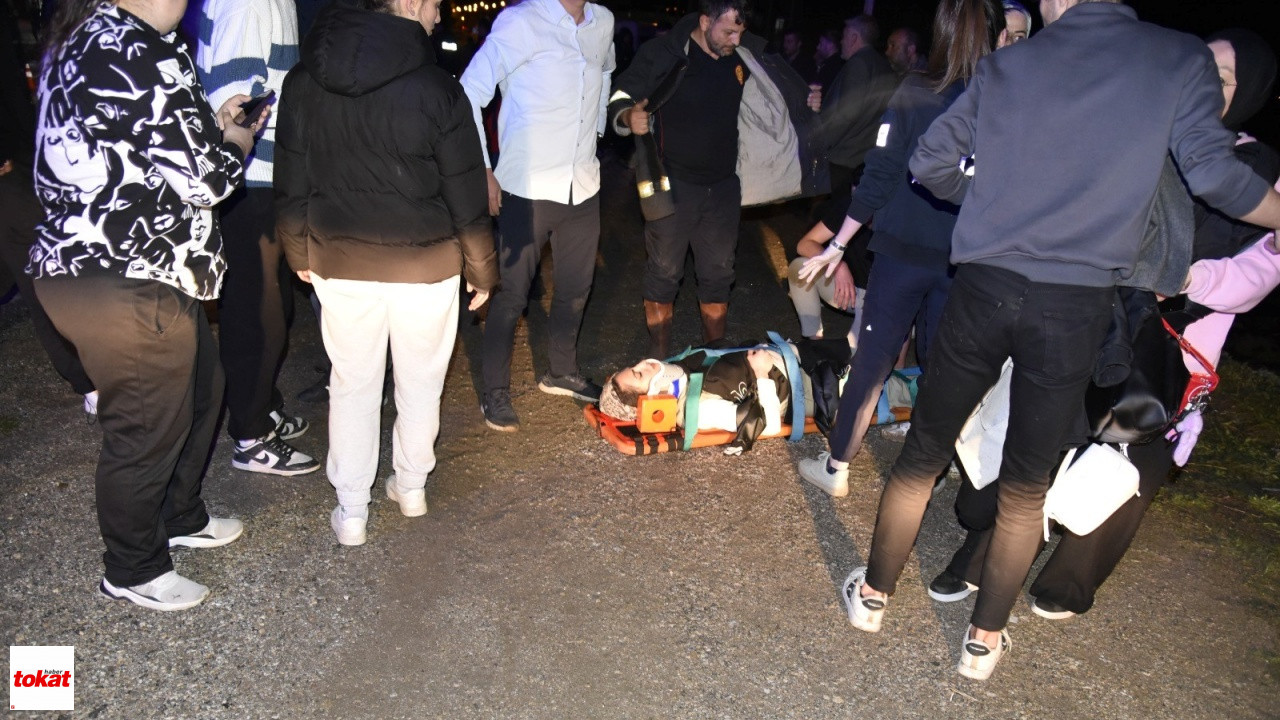 Çarpıştıktan Sonra Savrulan 2 Araç Yayaların Arasında Daldı 11 Yaralı2
