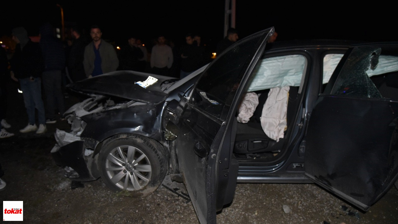 Çarpıştıktan Sonra Savrulan 2 Araç Yayaların Arasında Daldı 11 Yaralı5