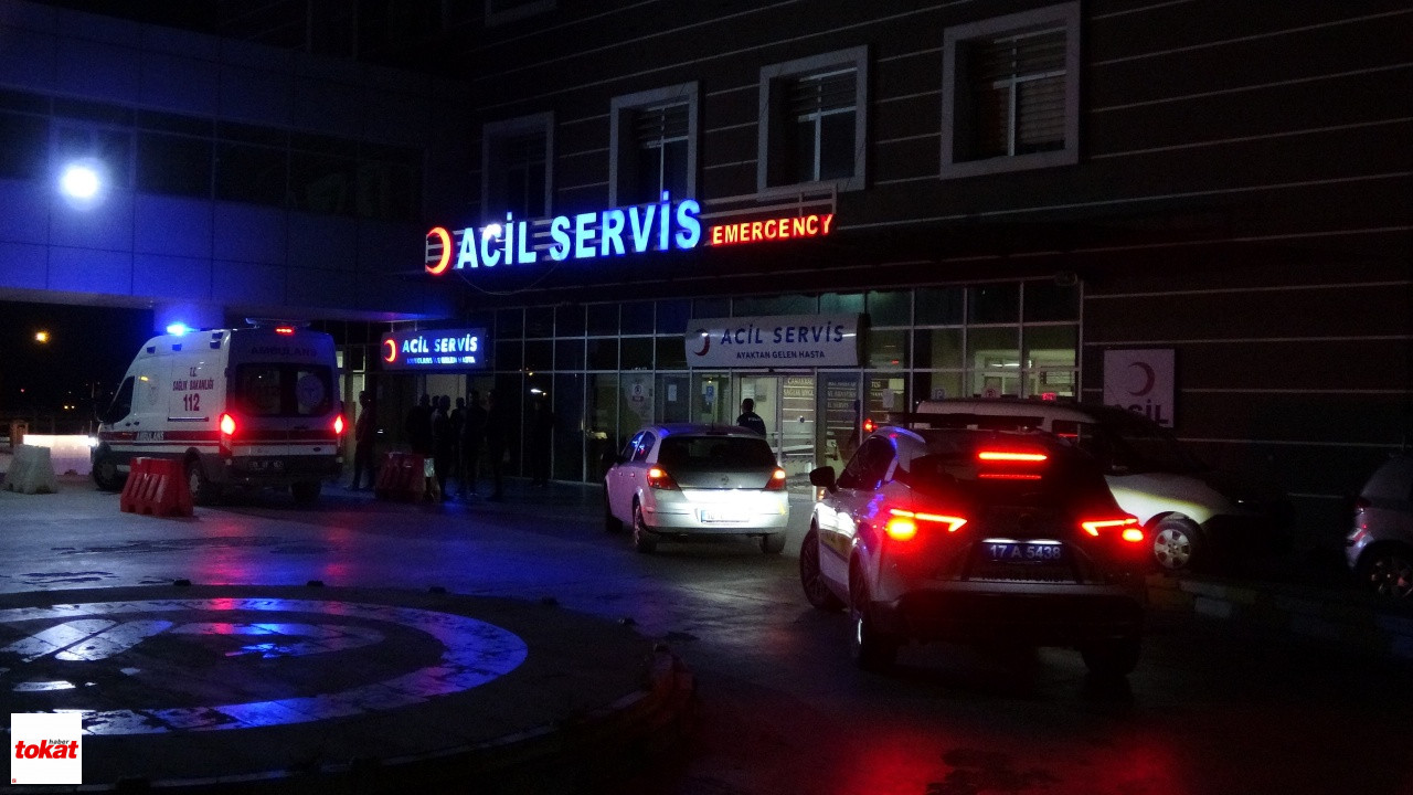 Dur Ihtarına Uymayan Otomobili Kovalan Motosikletli Asayiş Ekibinin Çarptığı Yaya Ağır Yaralandı