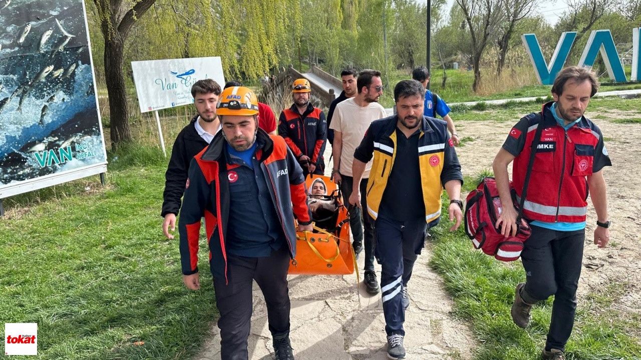 Kaleden Düşen Yaşlı Kadın Kurtarıldı2