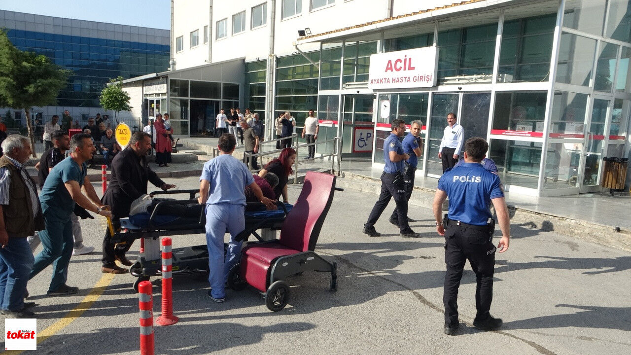 Mezarlıkta Silahlı Ve Bıçaklı Kavga 1 Ölü, 2 Yaralı