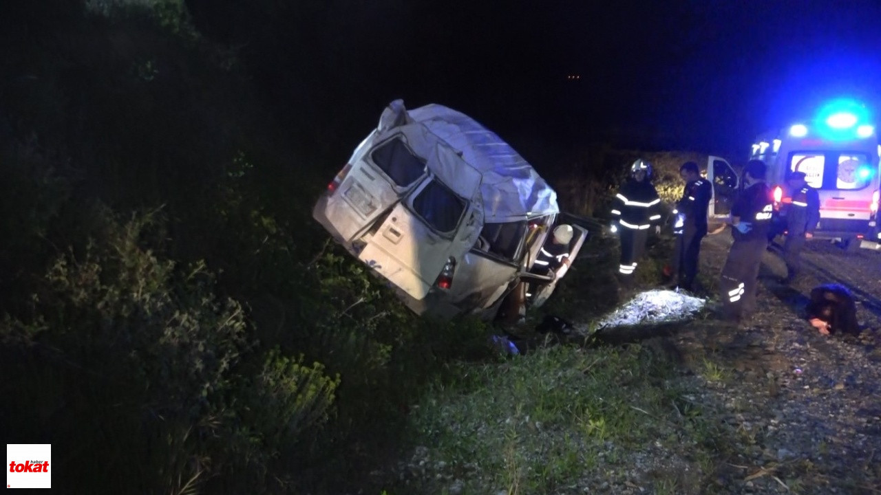 Minibüs Şarampole Yuvarlandı 1 Ölü, 4 Yaralı4