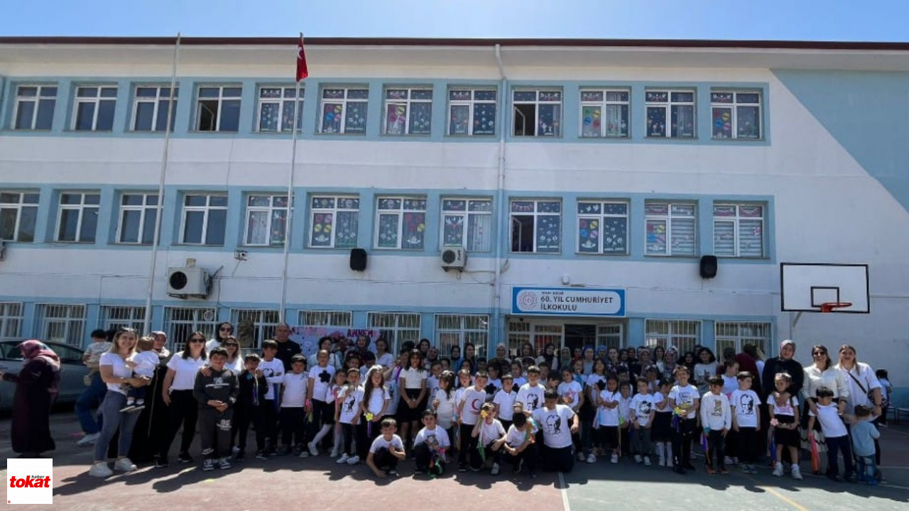 Niksar 60. Yıl Cumhuriyet İlkokulu’nda Annelere Duygulandıran Sürpriz2