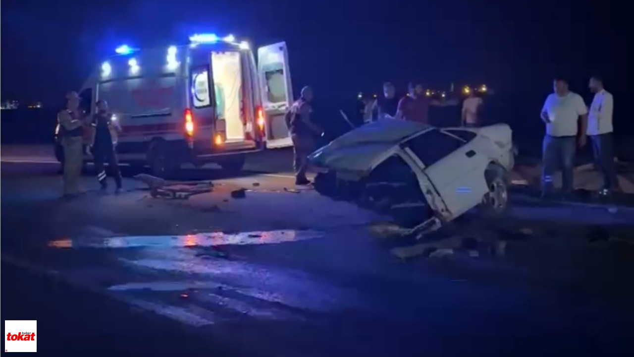 Otomobil Tıra Çarptı 1 Ölü, 1 Yaralı1