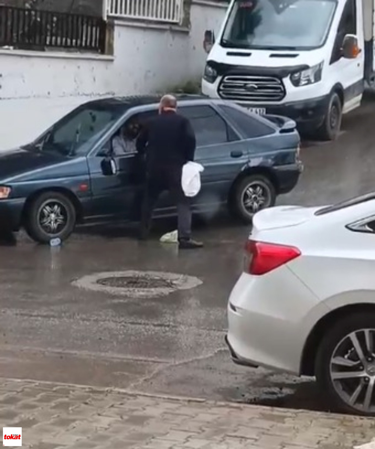 Pompalı Tüfekle Saldırdı, Silah Tutukluk Yaptı O Anlar Kamerada1