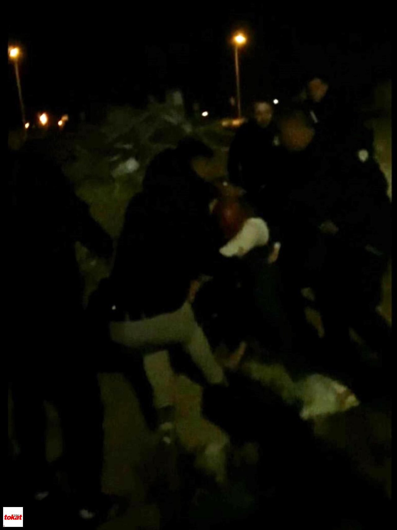 Tekme Ve Yumrukların Havada Uçuştuğu Düğün Kavgasında Polis Memurları Arada Kaldı1