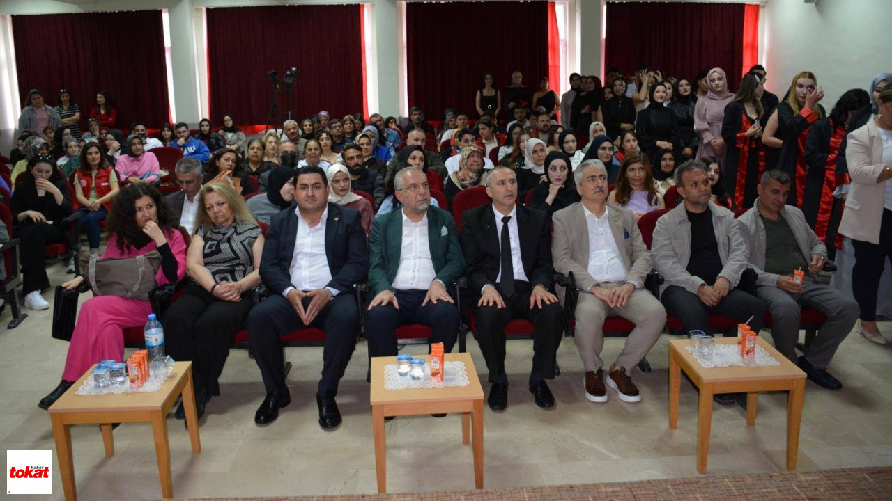 Tokat Gaziosmanpaşa Üniversitesi Zile Dinçerler Turizm İşletmeciliği Ve Otelcilik Yüksekokulu’nda Mezuniyet Coşkusu5