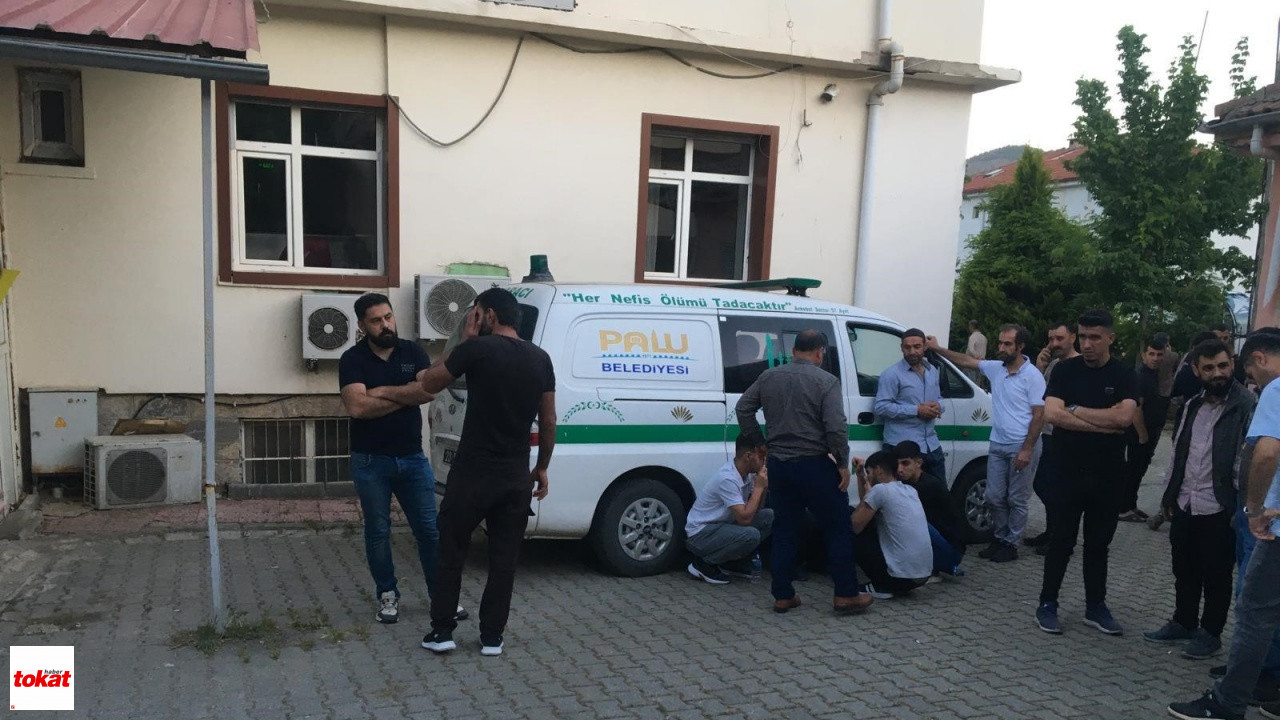 15 Yaşındaki Çocuk Babasını Öldürdü, Annesini Ağır Yaraladı1