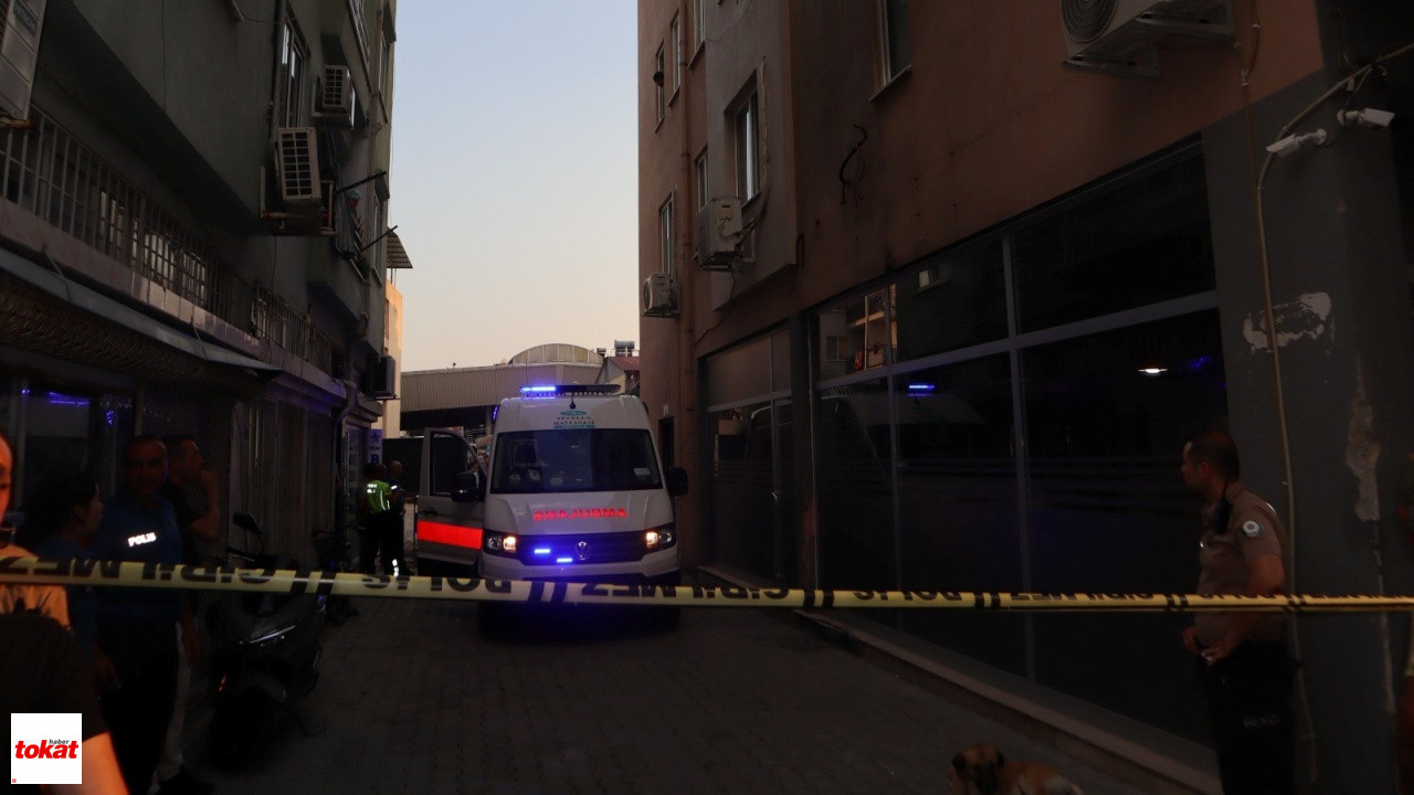 Alkol Masasında Bıçaklı Kavga 2 Ölü, 2 Yaralı