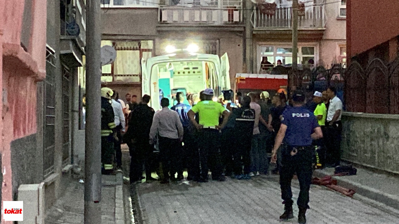 Boğazına Bıçak Dayadı, Evini Ateşe Verdi3