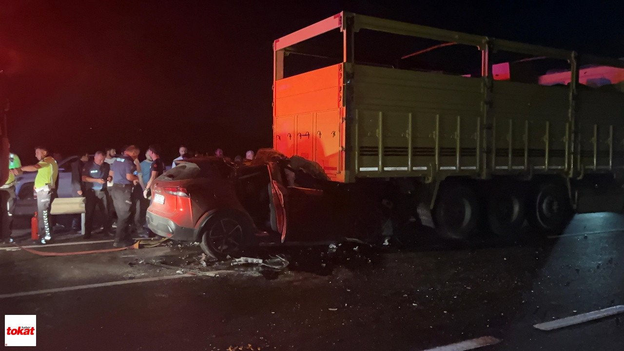 Cip, Kamyona Ok Gibi Saplandı 1 Ölü3