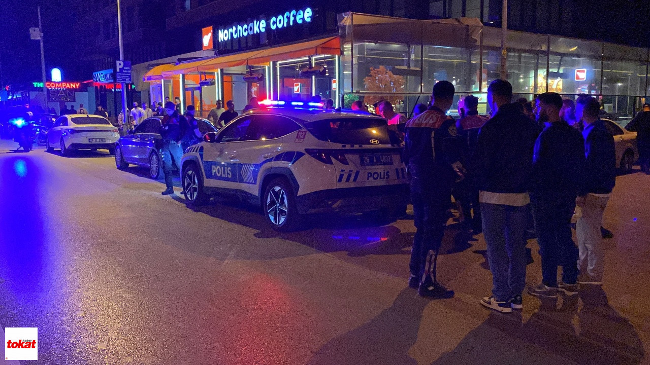 Elindeki Satırla Çevreye Saldıran Şahsa Gözaltı6