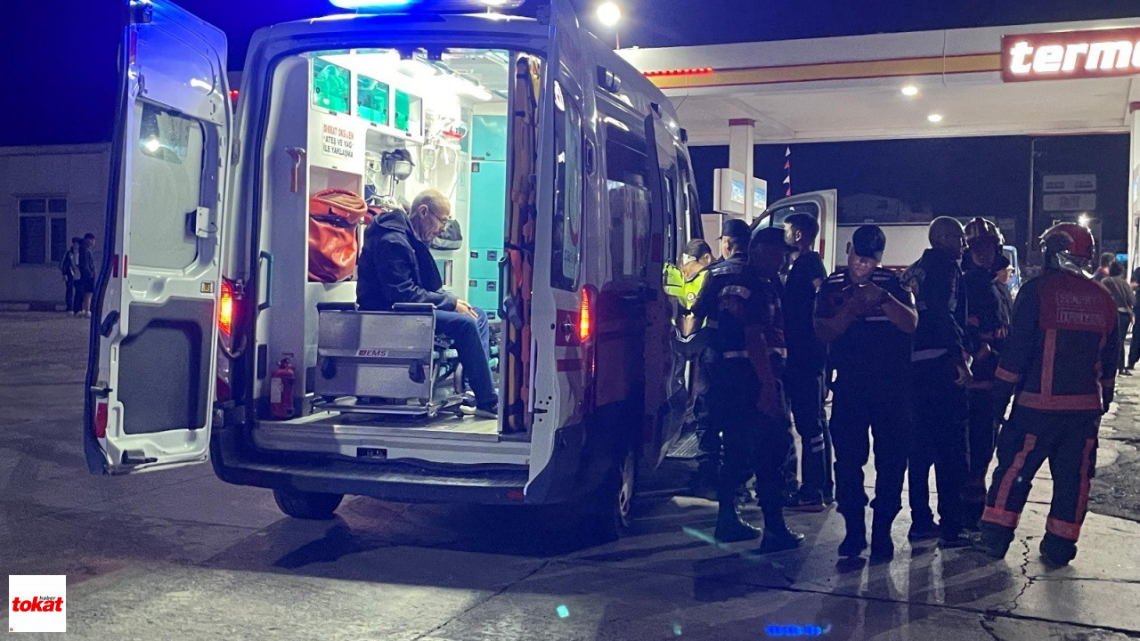 Faciadan Dönüldü 40 Yolcusu Olan Otobüs Tıra Çarptı, 12 Kişi Yaralandı3