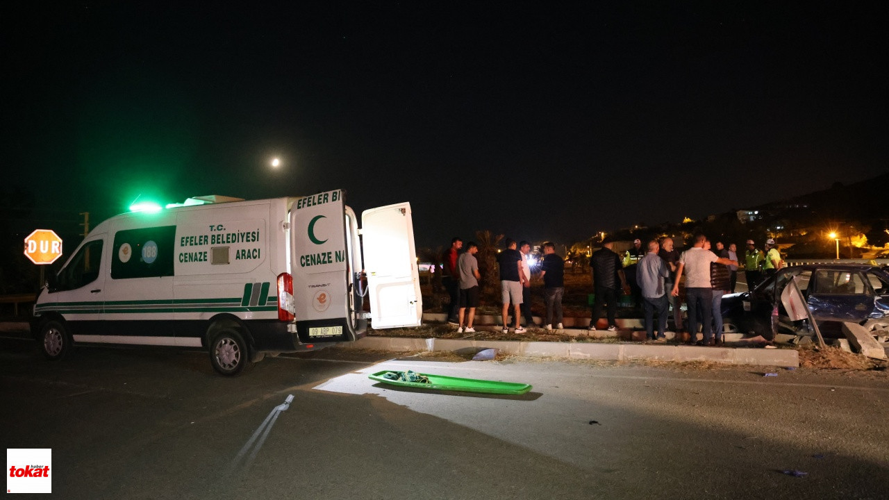Feci Kaza... İki Otomobil Çarpıştı 2 Ölü, 3 Yaralı1