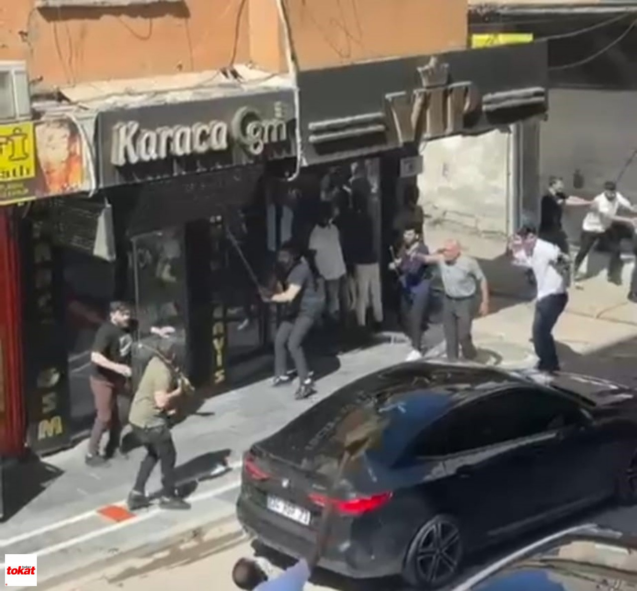 Iki Grup Arasında Taşlı Sopalı Kavga 3 Kişi Yaralı1
