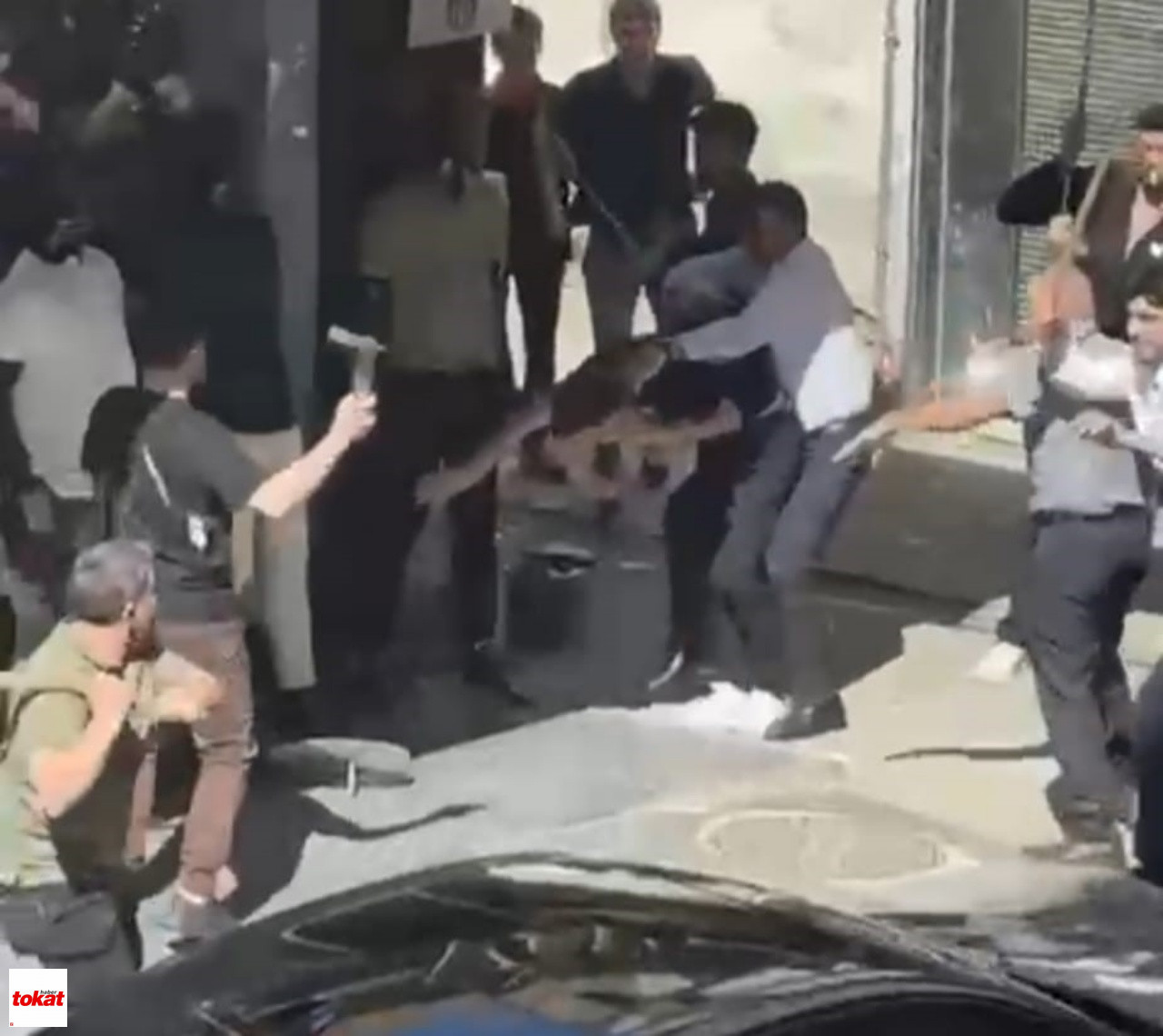 Iki Grup Arasında Taşlı Sopalı Kavga 3 Kişi Yaralı2