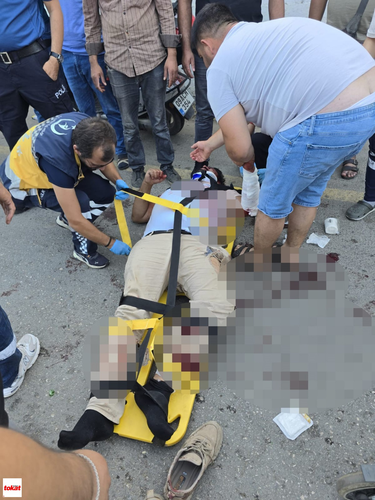 Kamyonet Ile Motosiklet Çarpıştı 1 Ölü, 2 Yaralı3