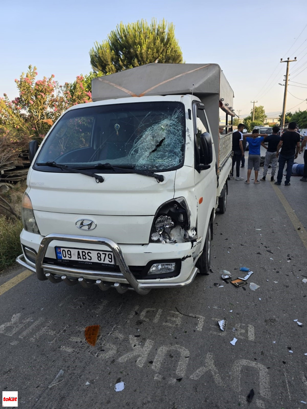 Kamyonet Ile Motosiklet Çarpıştı 1 Ölü, 2 Yaralı4
